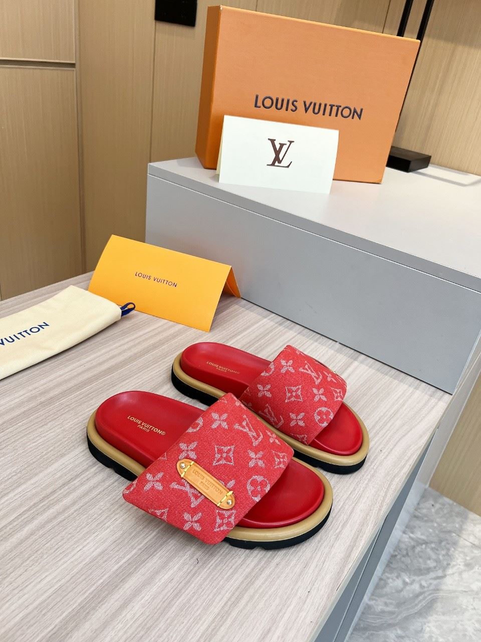 Louis Vuitton Slippers